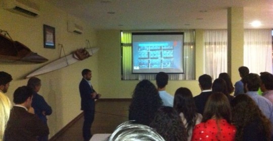 Conferencia sobre «Cirugía oral e implantes dentales en el medio hospitalario»